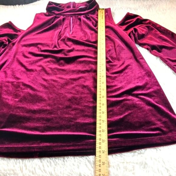 Neiman Marcus Red Velvet Blouse Key Hole Neck Open Shoulder Long Sleeve Large... - Picture 11 of 12